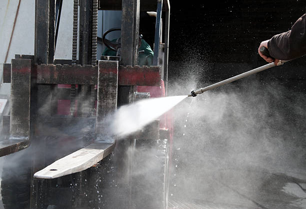 Why Choose Our Certified Pressure Washing Experts for Your Project Needs in Alafaya, FL?